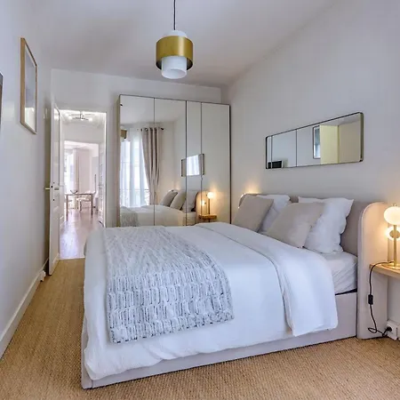 Chic Flat 10 Mins From Arc De Triomphe Διαμέρισμα *