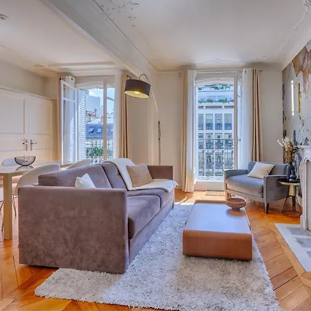 Chic Flat 10 Mins From Arc De Triomphe *