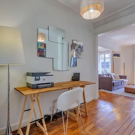 Chic Flat 10 Mins From Arc De Triomphe アパート
