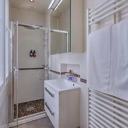 Chic Flat 10 Mins From Arc De Triomphe Апартаменты Париж